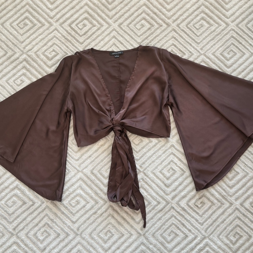 Silk Crop Tie-Front blouse